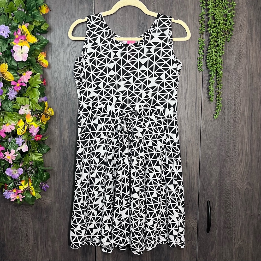 .💙2/$40💙NWT Paradise Boutique Brand Sleeveless Printed Dress Size M/L